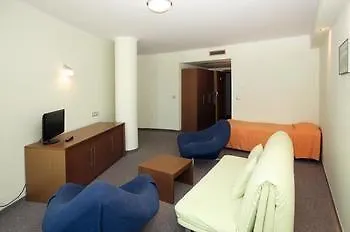 Jeravi - 4*